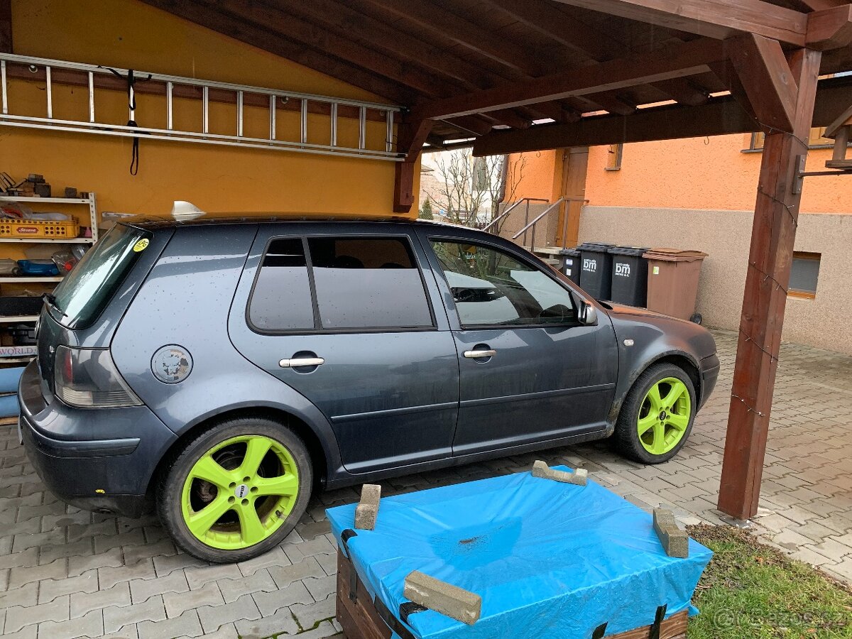VW Golf 4 - 4