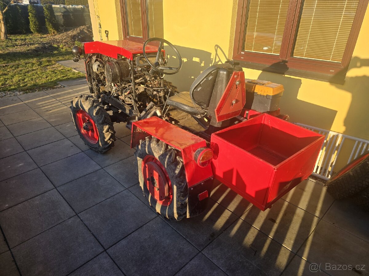 Traktůrek motor octávia 1500ccm 4x4 - 4
