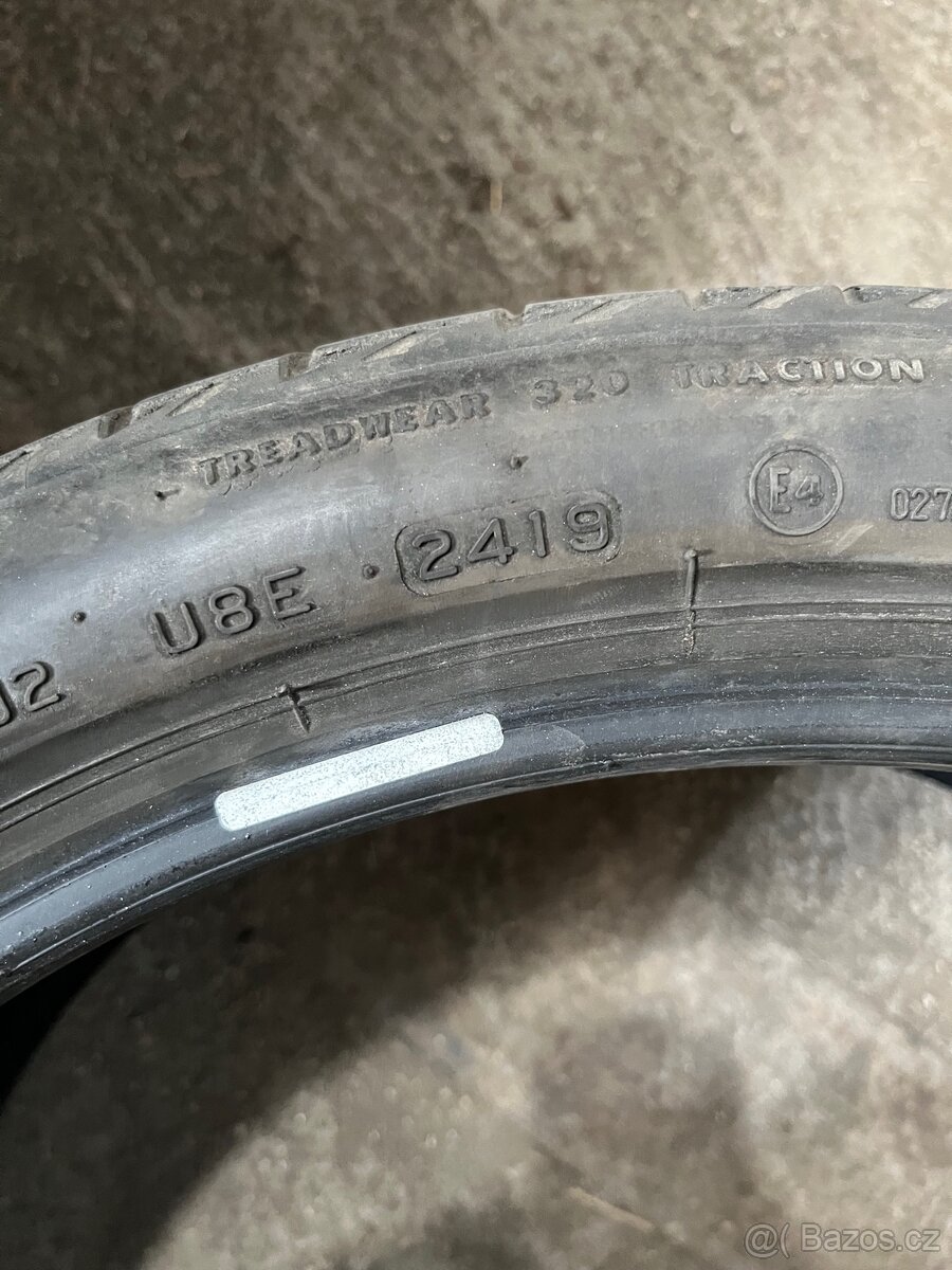 Gumy Bridgestone 225/40/19 runflat - 4
