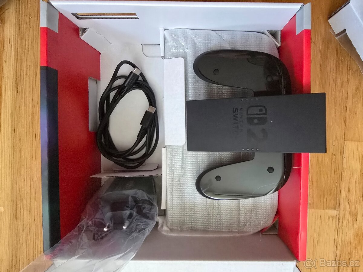 Nintendo Switch 2 (staré necelé 4 měsíce) + pouzdro - 4