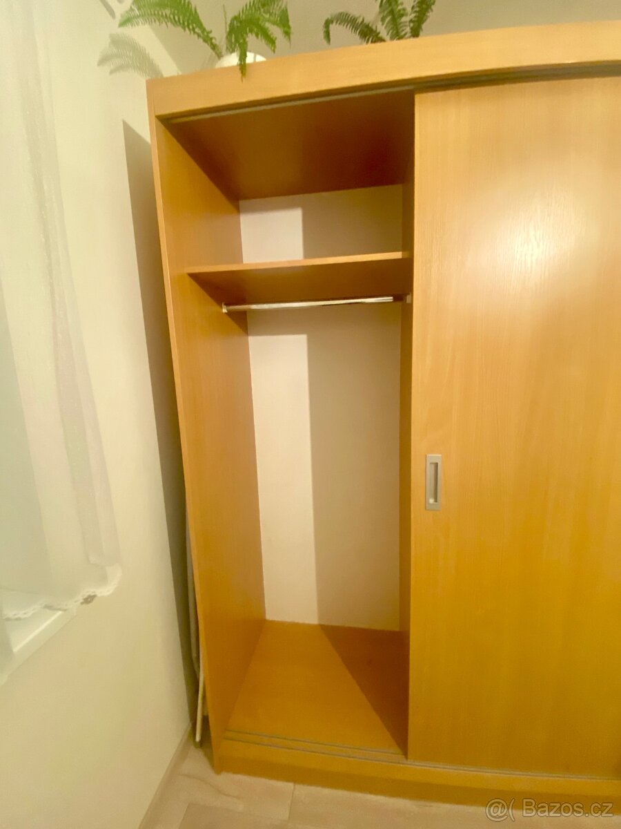 Skříň - 4