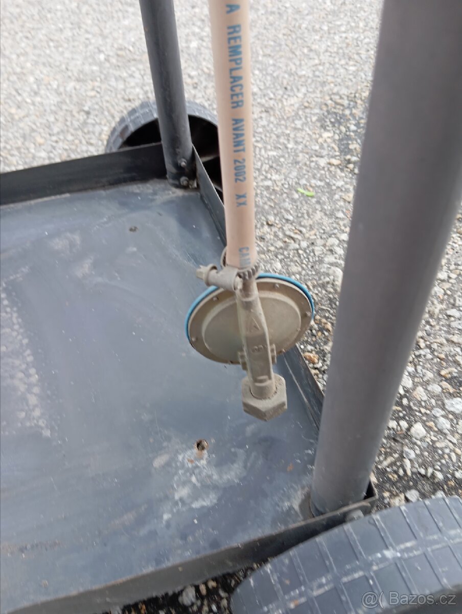 Prodám plynový gril - 4