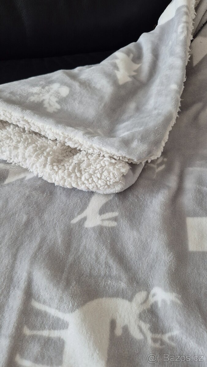 Deka č. 2 s beránkem šedá se zimním motivem, - 4