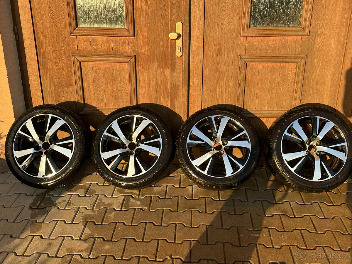 Pneu Peugeot 2008 - 4