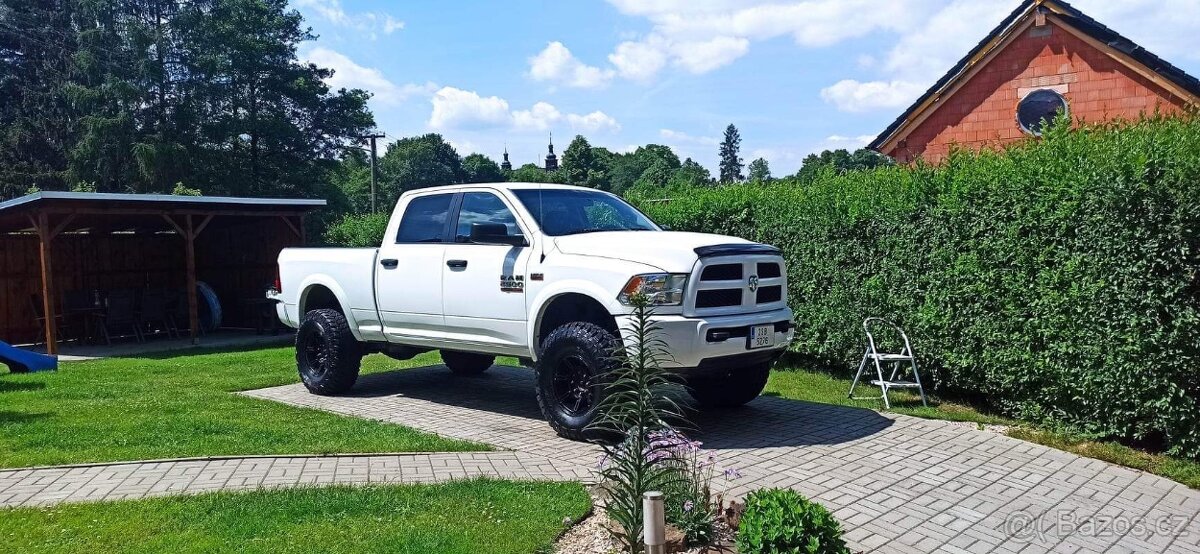 Dodge Ram 2500 - 4