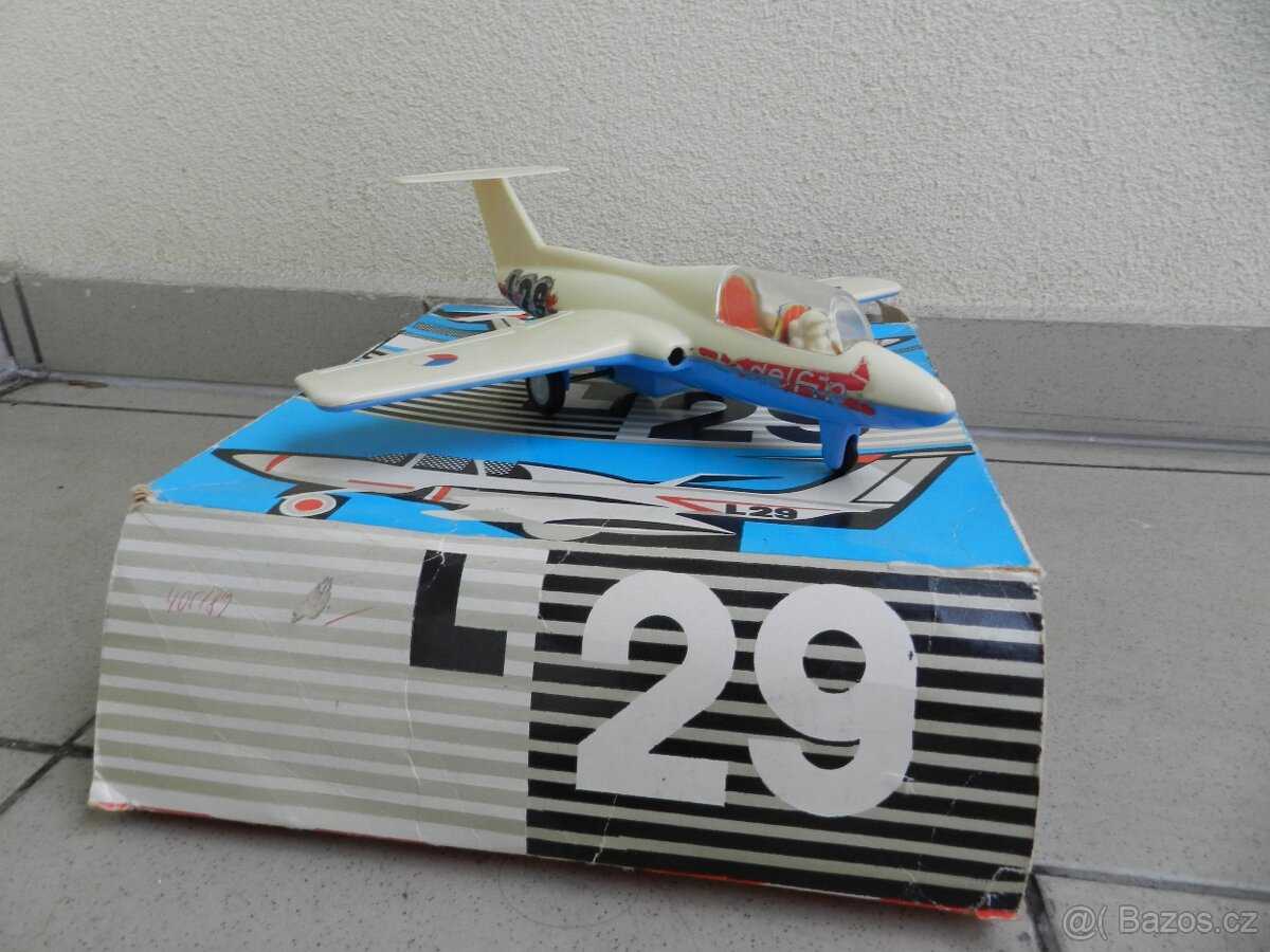 AERO L-29 DELFÍN KDN r. 1978 - ČSSR - 4