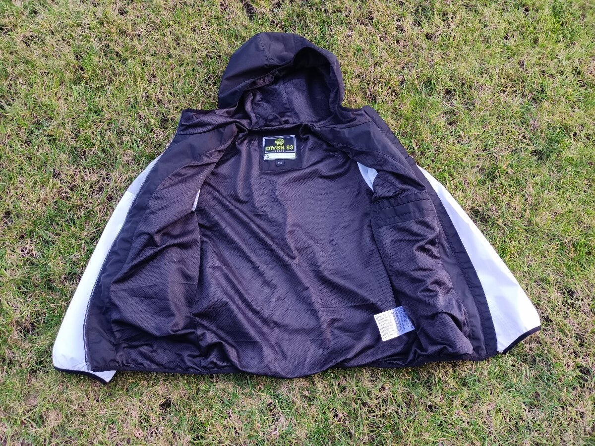 Chlapecká bunda C&A vel. 140 - 4