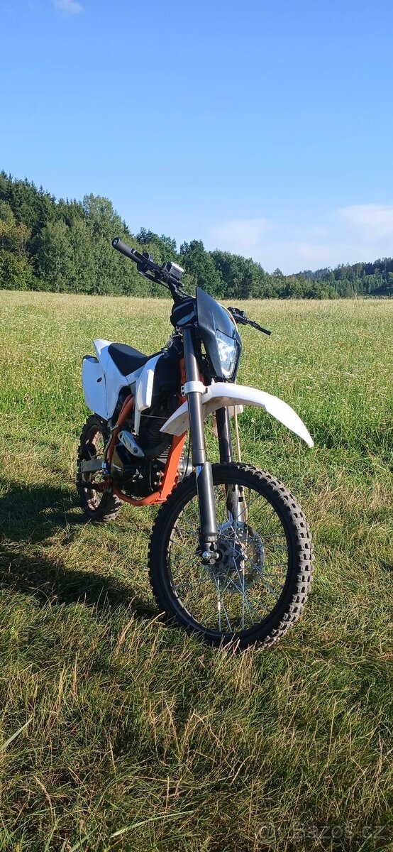 MiniRocket Hurricane 150 - 4