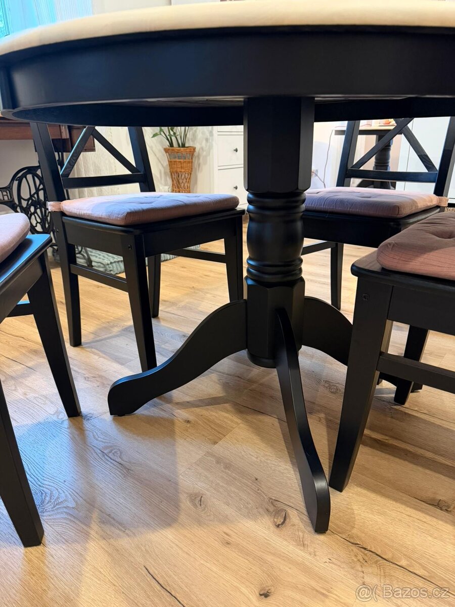 Jídelní stůl - 4