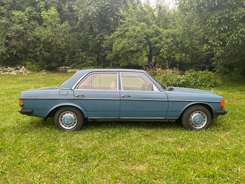 Mercedes W123 200D - 4