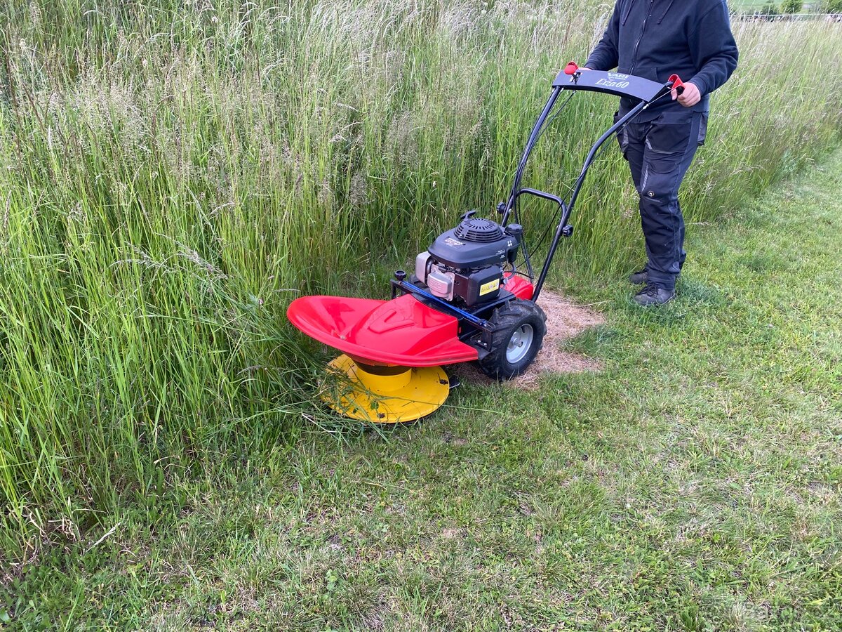 Sekání trávy, údržba zahrad - 4