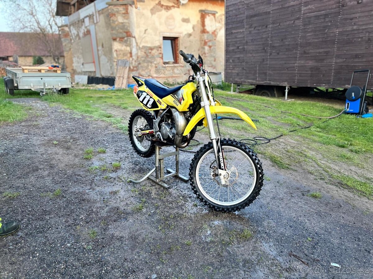 SUZUKI RM85