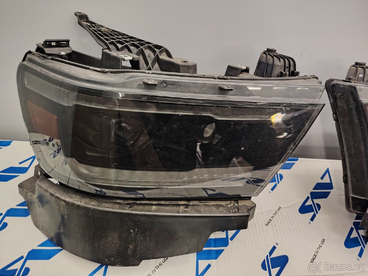 Přední světla RAM 1500DT