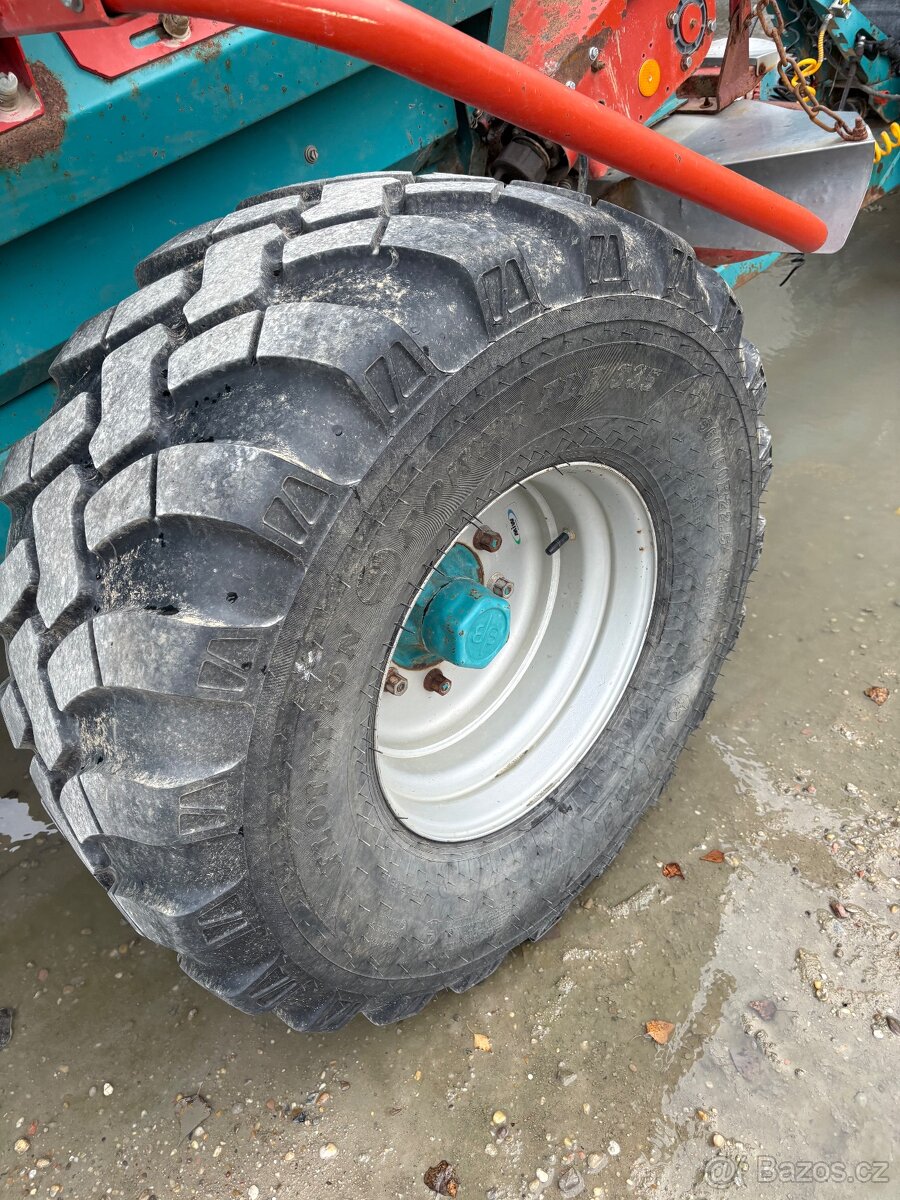 Prodam rozmetadlo umeleho hnojiva Sulky 8t - 4