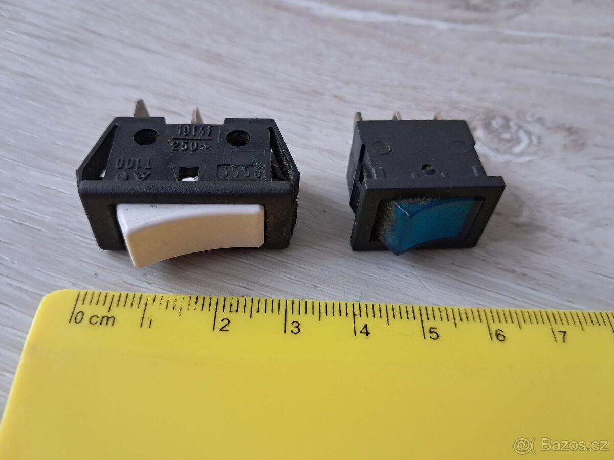 Elektroinstalační materiál - 4