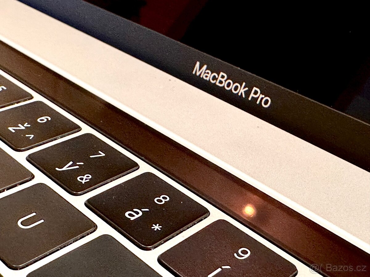 MacBook Pro 15” Retina/ i7/ 256GB/2018 - 4