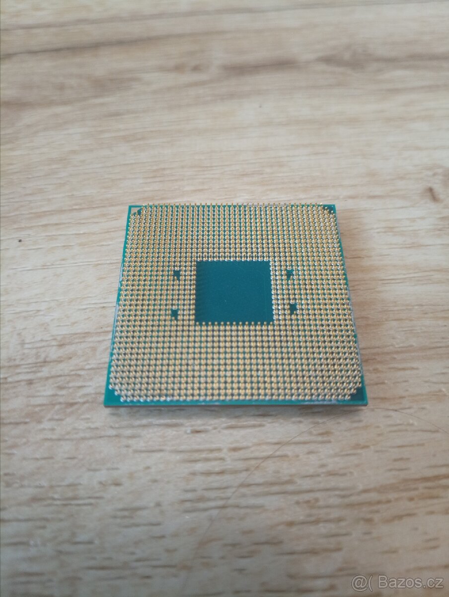 AMD Ryzen 7 2700X s chladičem a balením - 4