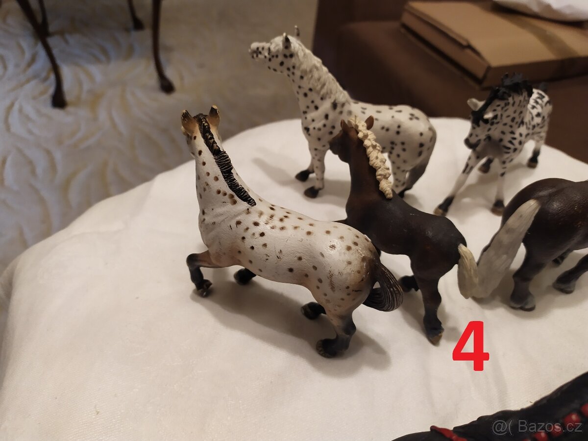 30. Koně zn. Schleich v hezkém stavu - 4