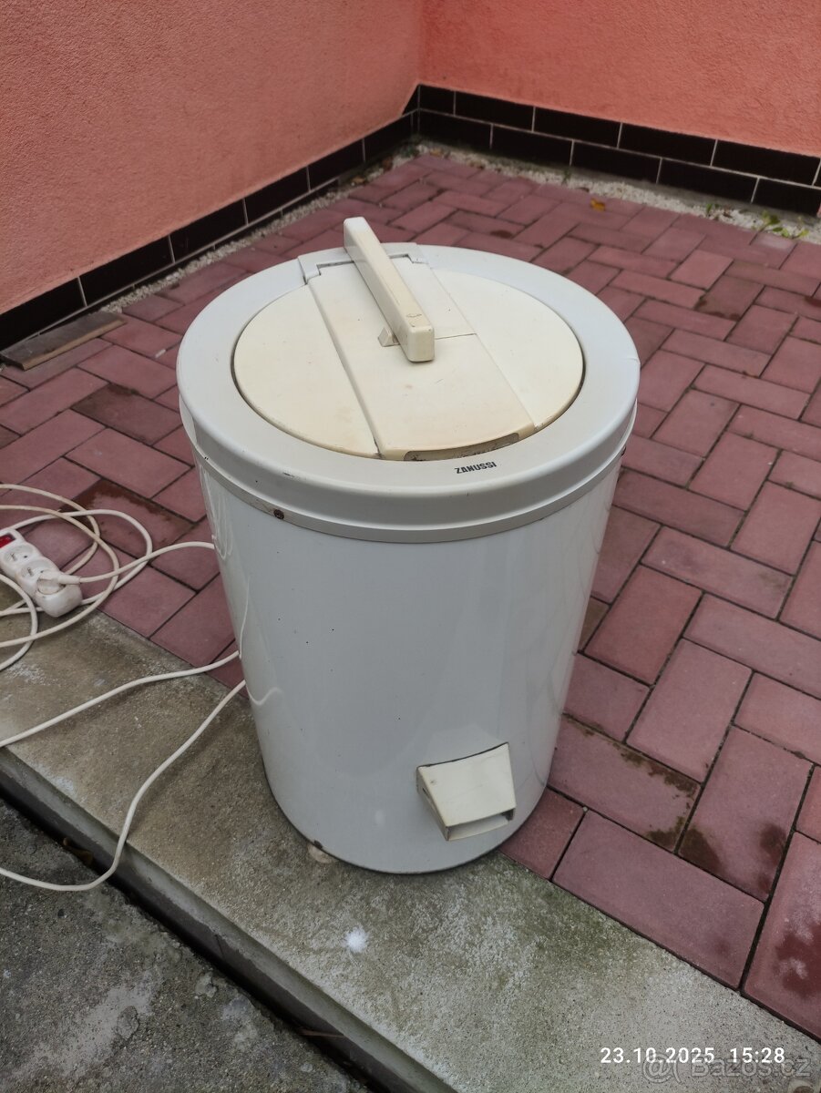 Prodám ždímajdu Zanussi, - 4