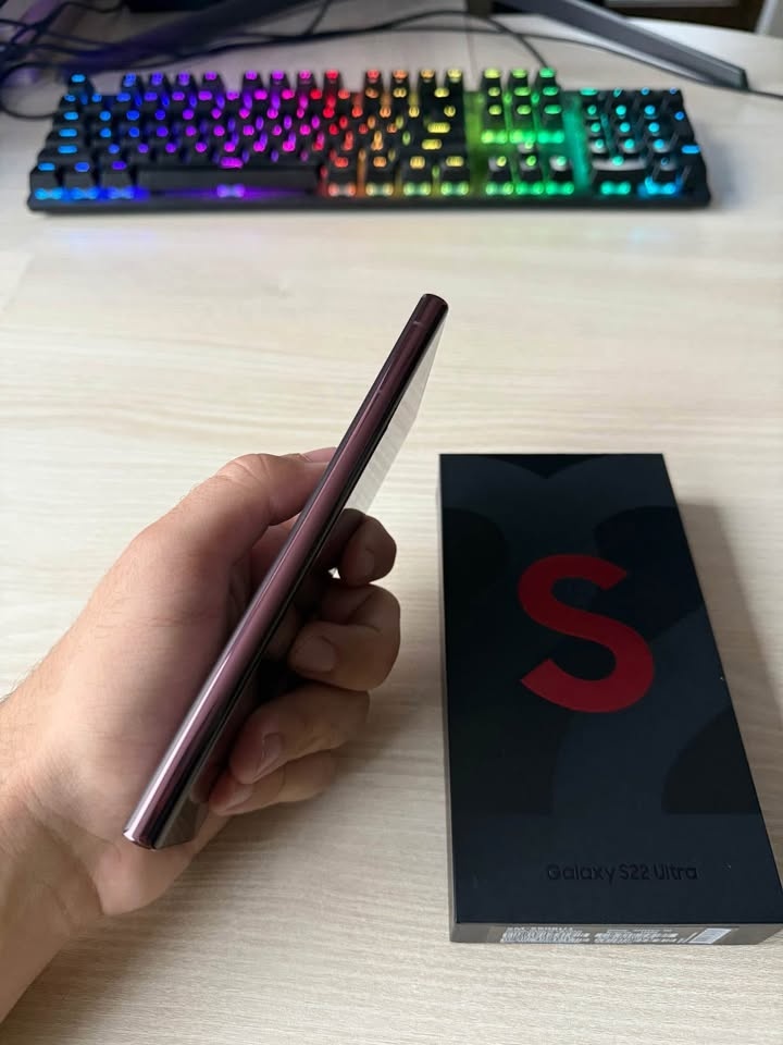 Galaxy S22 Ultra 5G 512GB Burgundy - 4