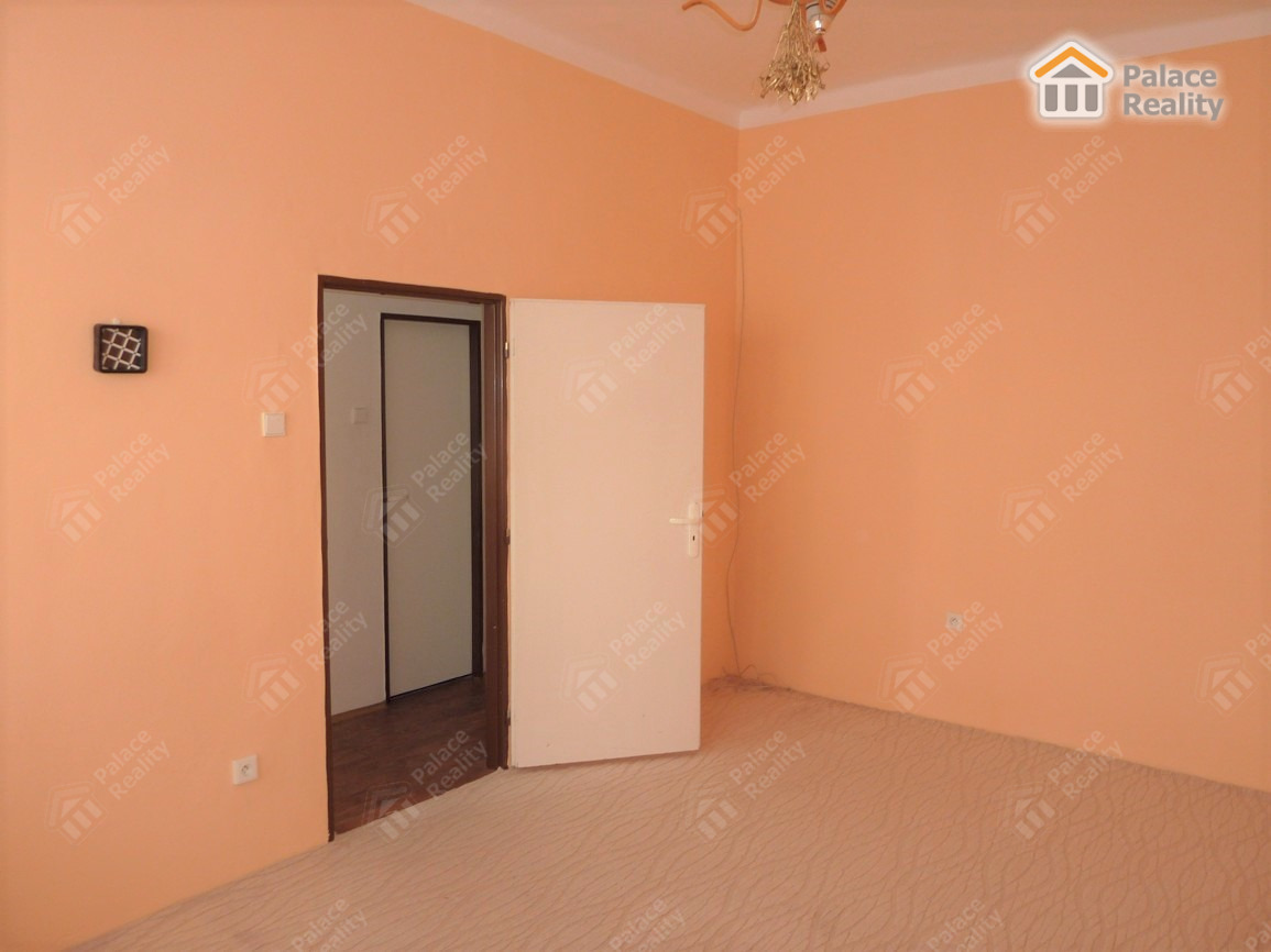 Prodej upraveného bytu 2+1, centrum města - 4