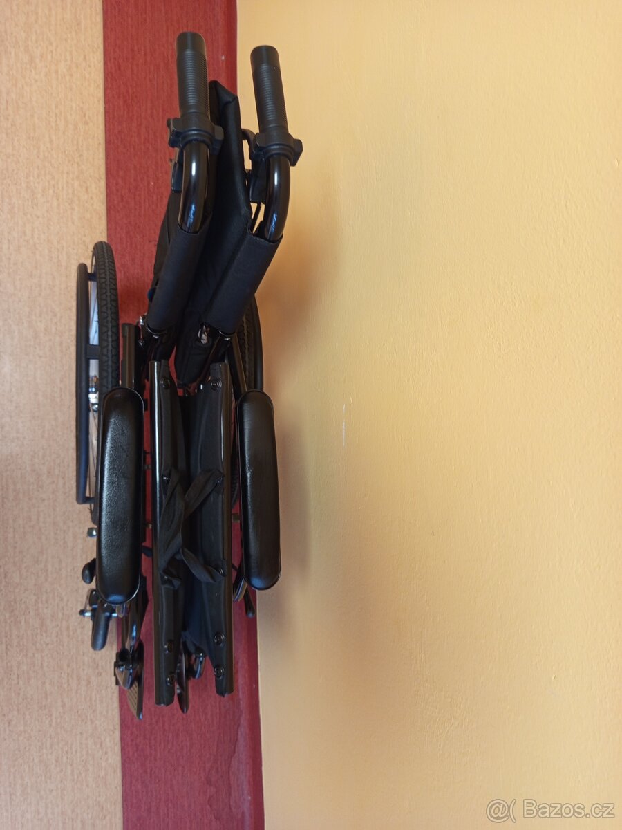 Mechanický invalidní vozík - 4