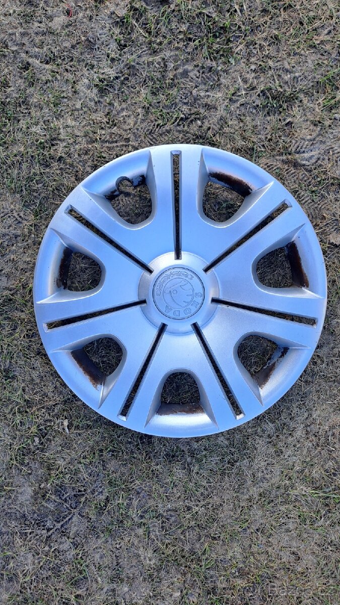 Originální poklice Škoda 14 - 4