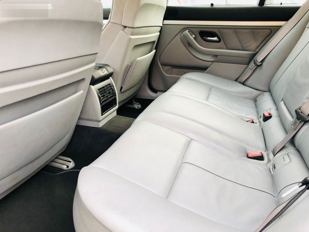 BMW ŘADA 5, E39 540I - 4