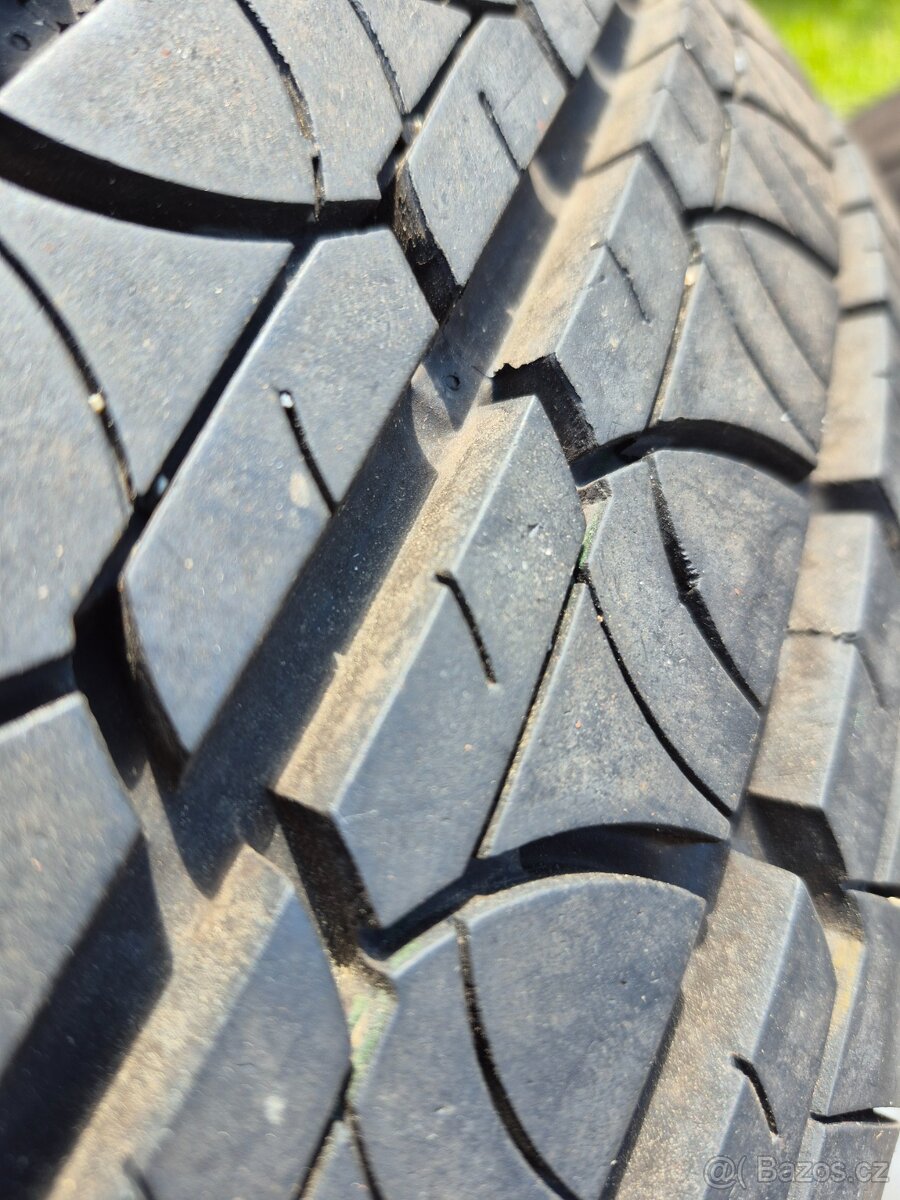 Prodám PNEU + disky na Ford Transit - 4