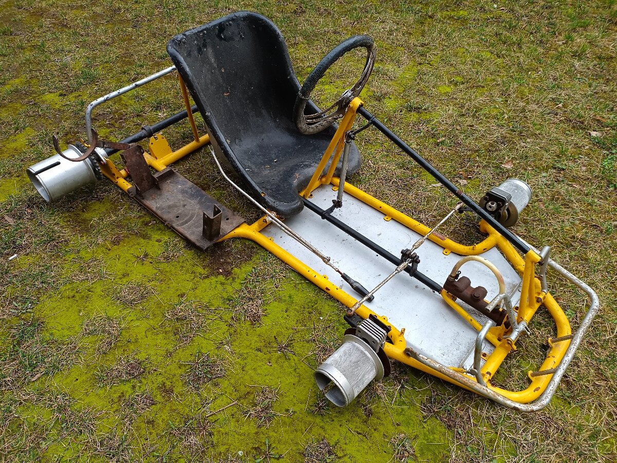 historická závodní motokára - 4