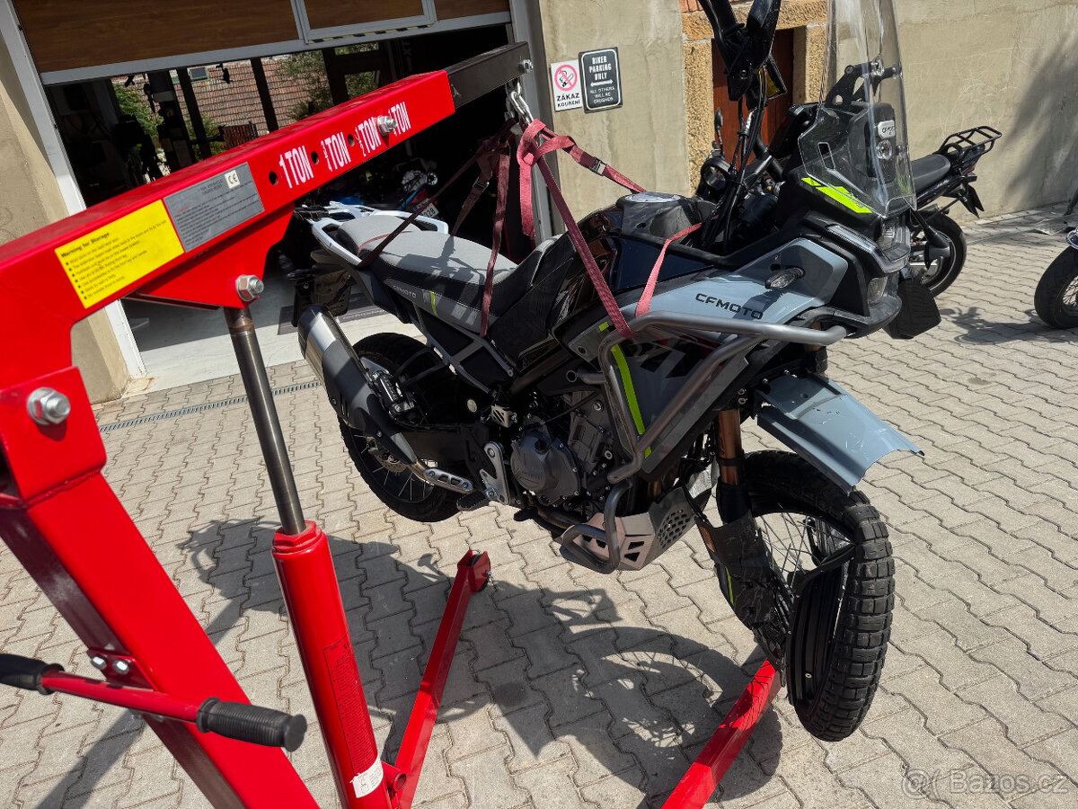 CFMOTO 450 MT