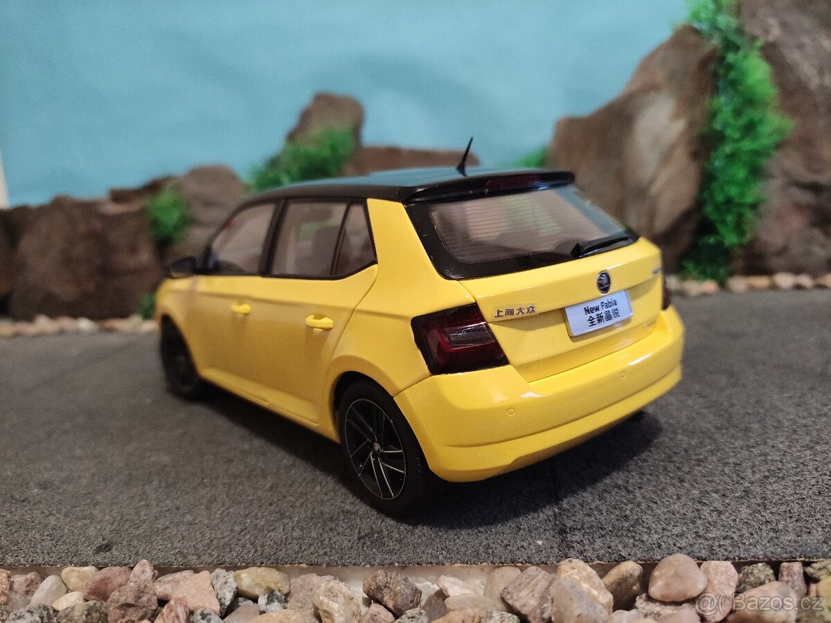 prodám nový model 1:18 škoda fabia 3 - 4