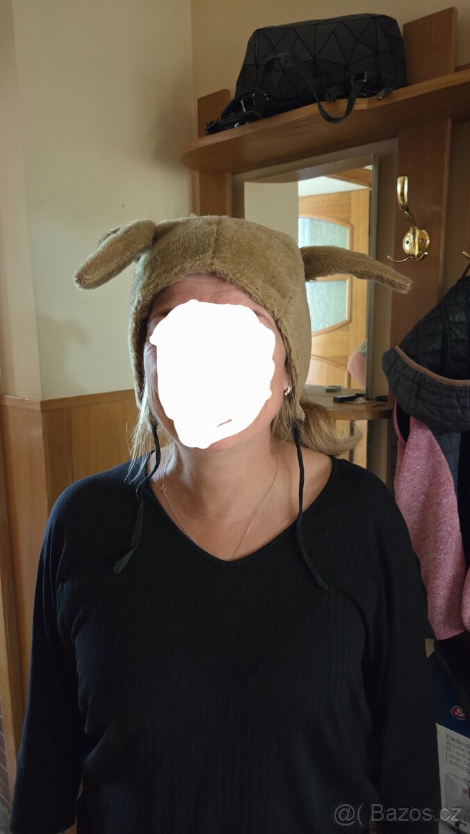 Vše za 500 Kč-klobouky, obraz, el. klávesy a další - 4