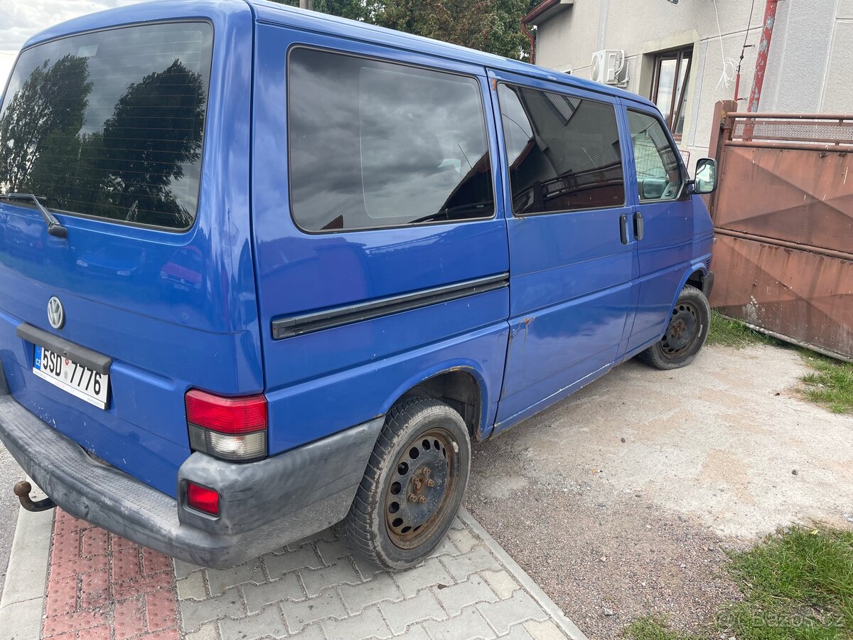Vw caravelle t4 2,5 TDi na díly - 4