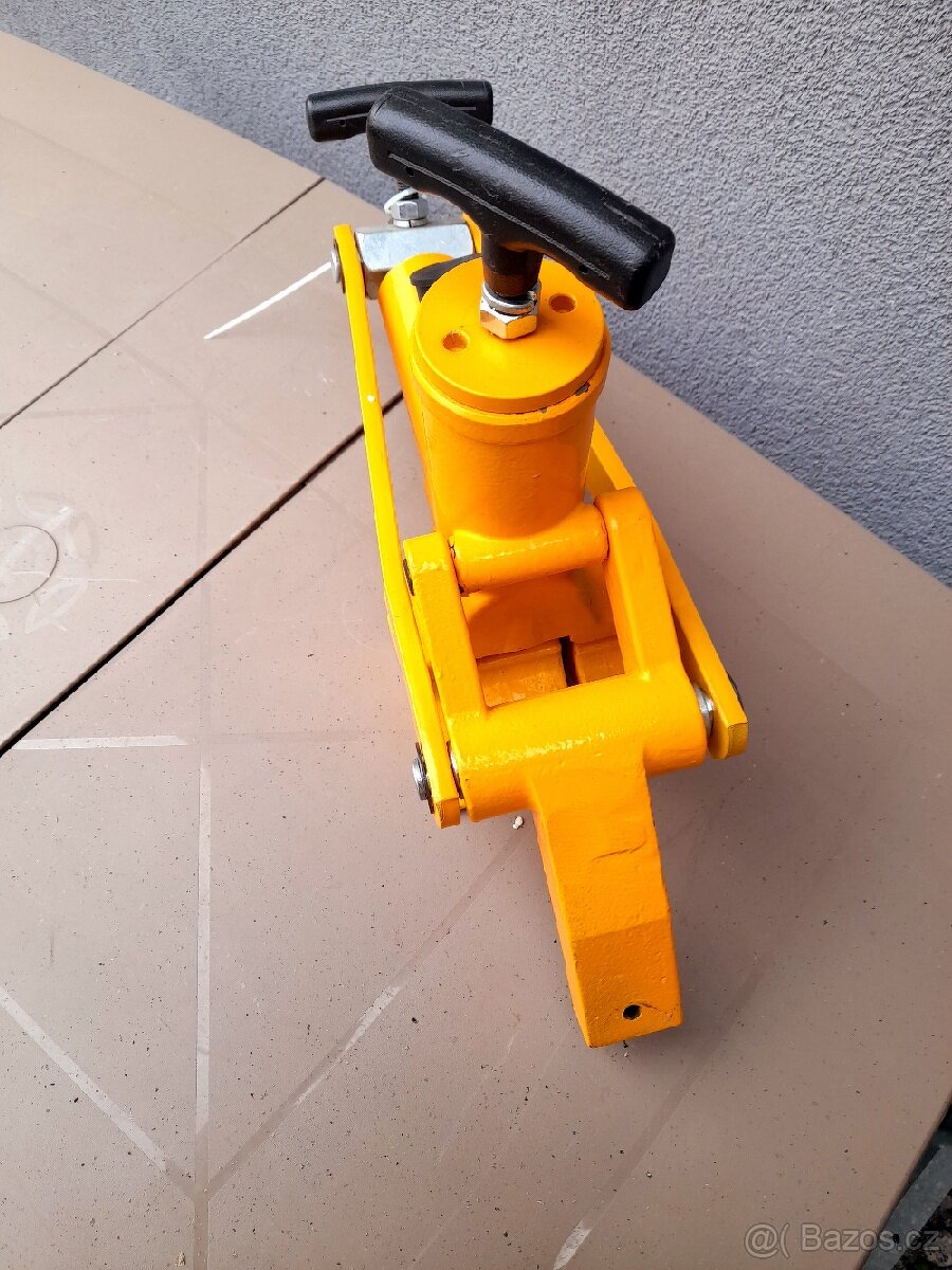 Hydraulický srážeč patek pneu včetně nožní pumpy - 4
