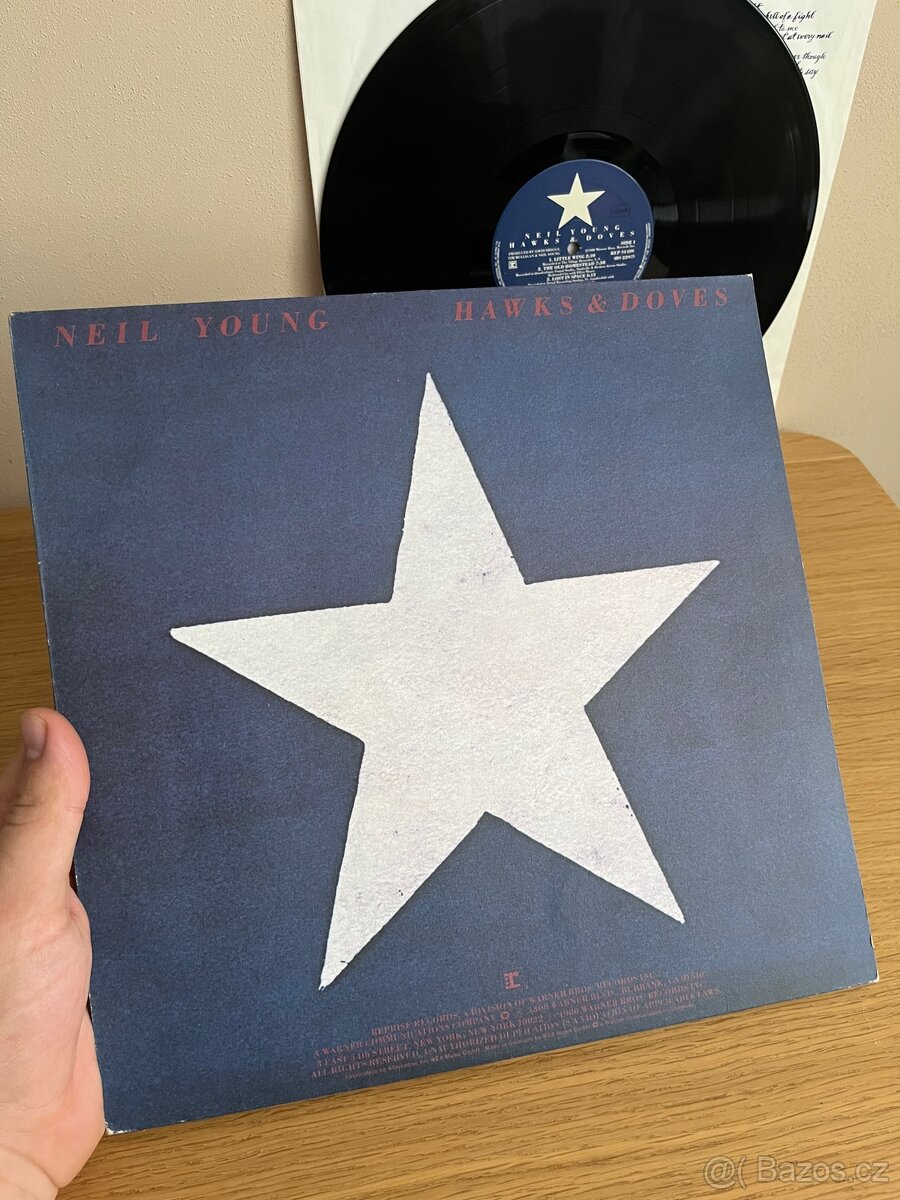 Neil Young – Hawks & Doves - 4