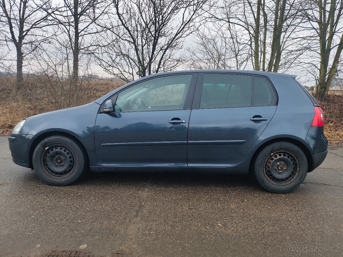 Volkswagen Golf 5 - 4