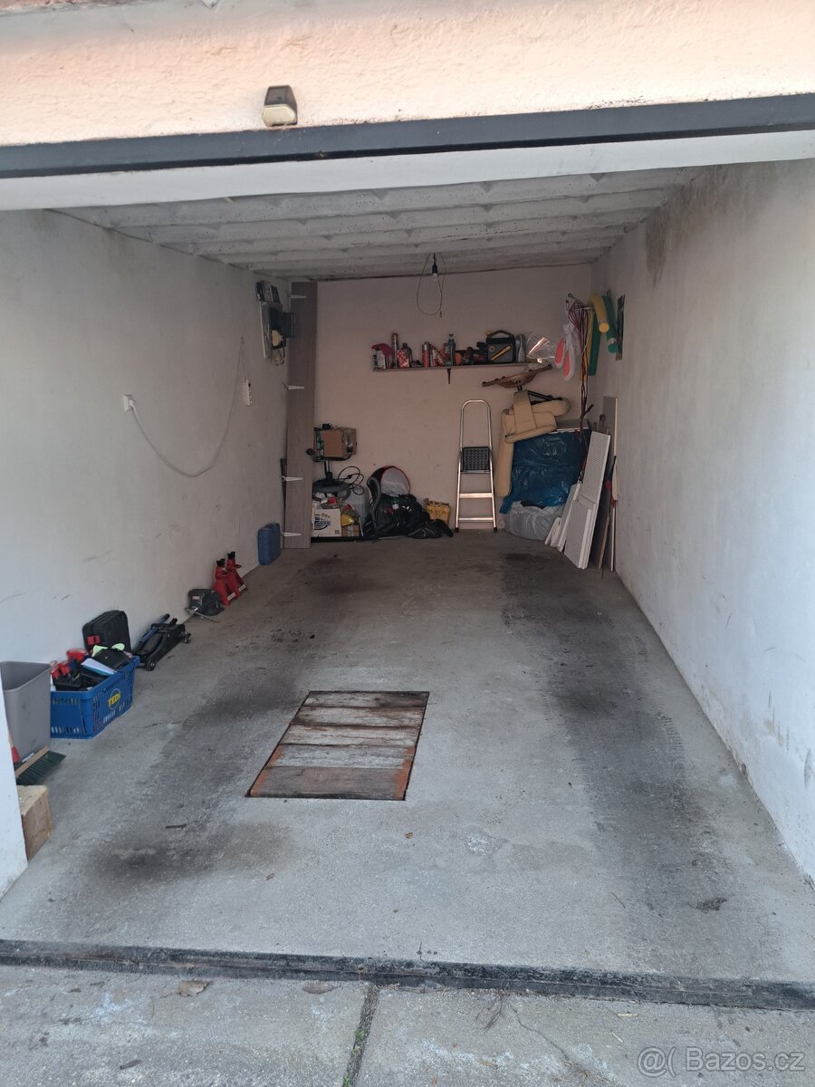 Pronájem garáže Zliv - 4