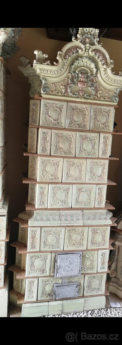 Kamna Kachlova Starozitná - 4