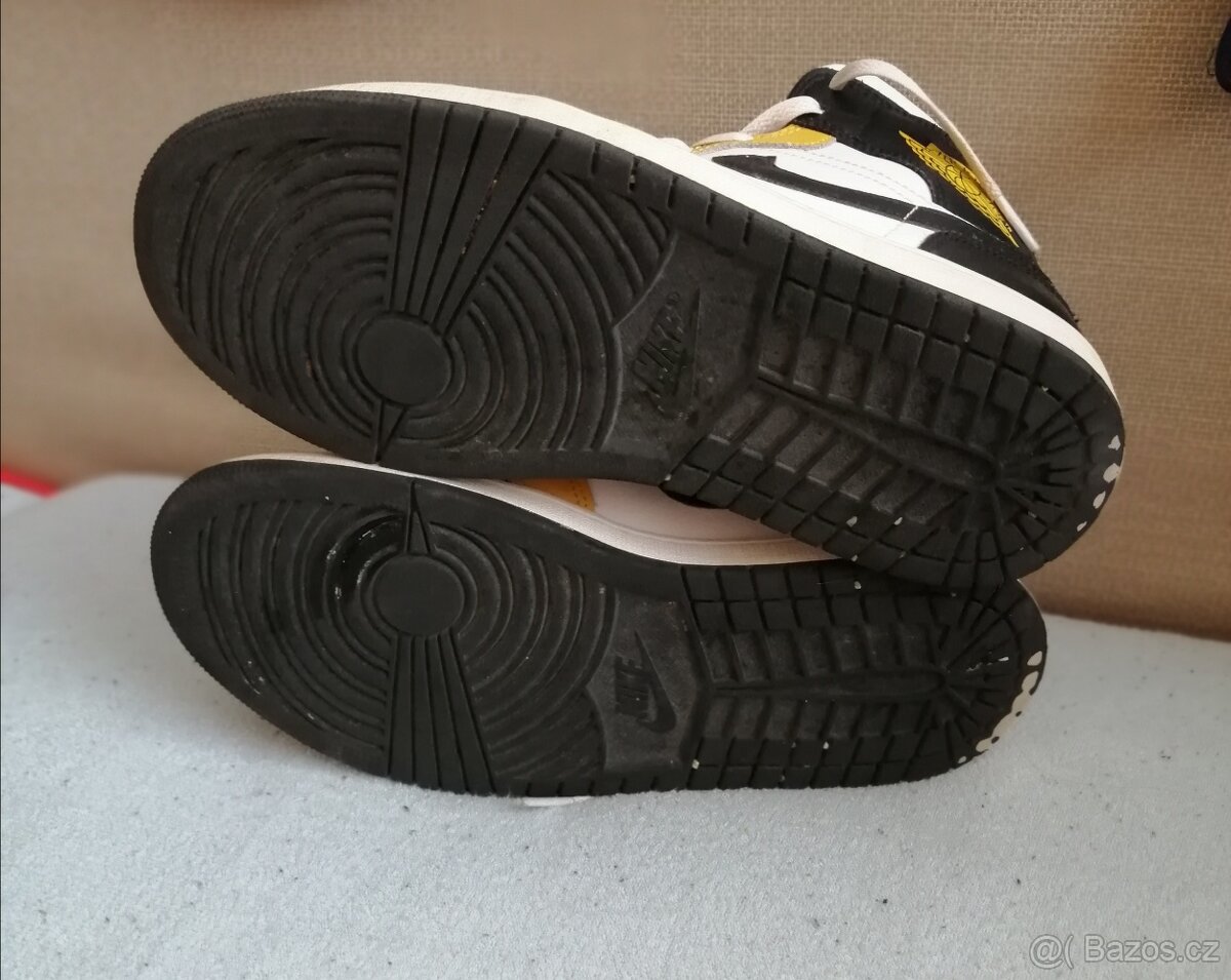 Boty Nike Air Jordan 1 Mid - 4