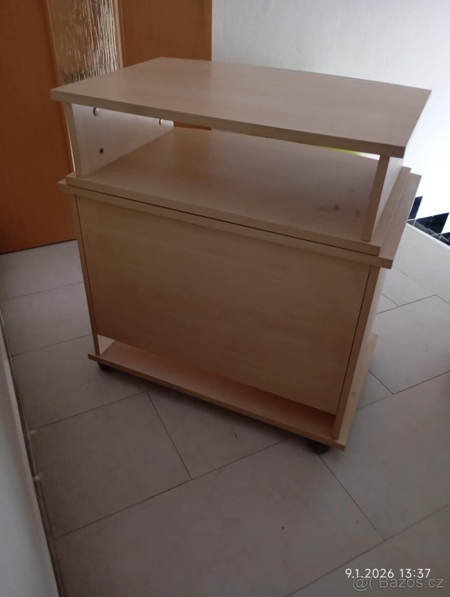 Otočný stolek pod televizi - 4