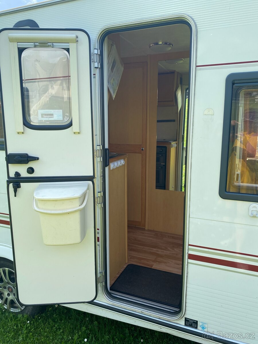 Karavan s předstanem - 4