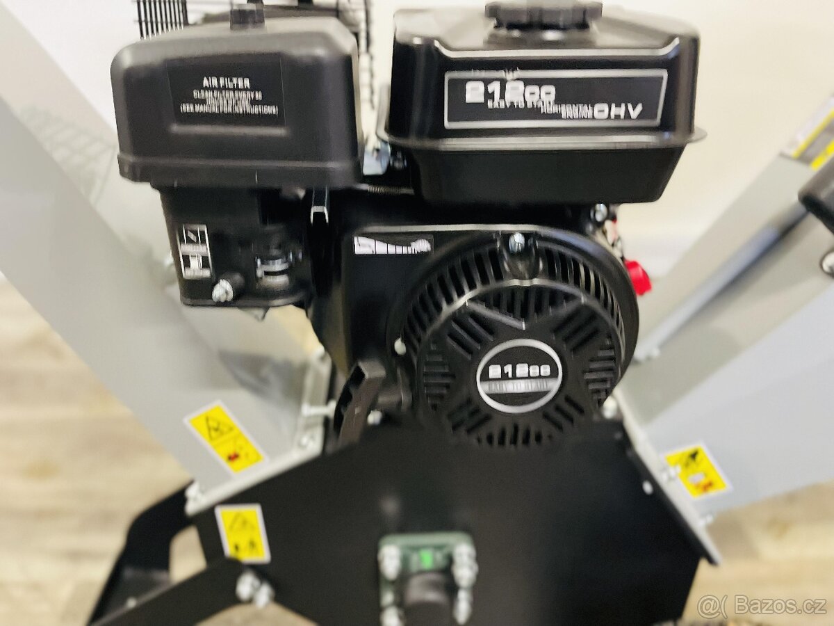 Štěpkovač větví LR 650 F - 4