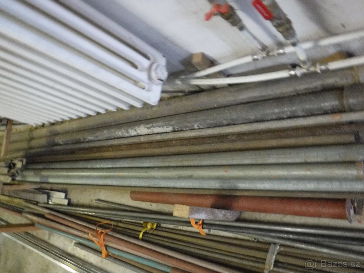 Různý kovový materiál - 4