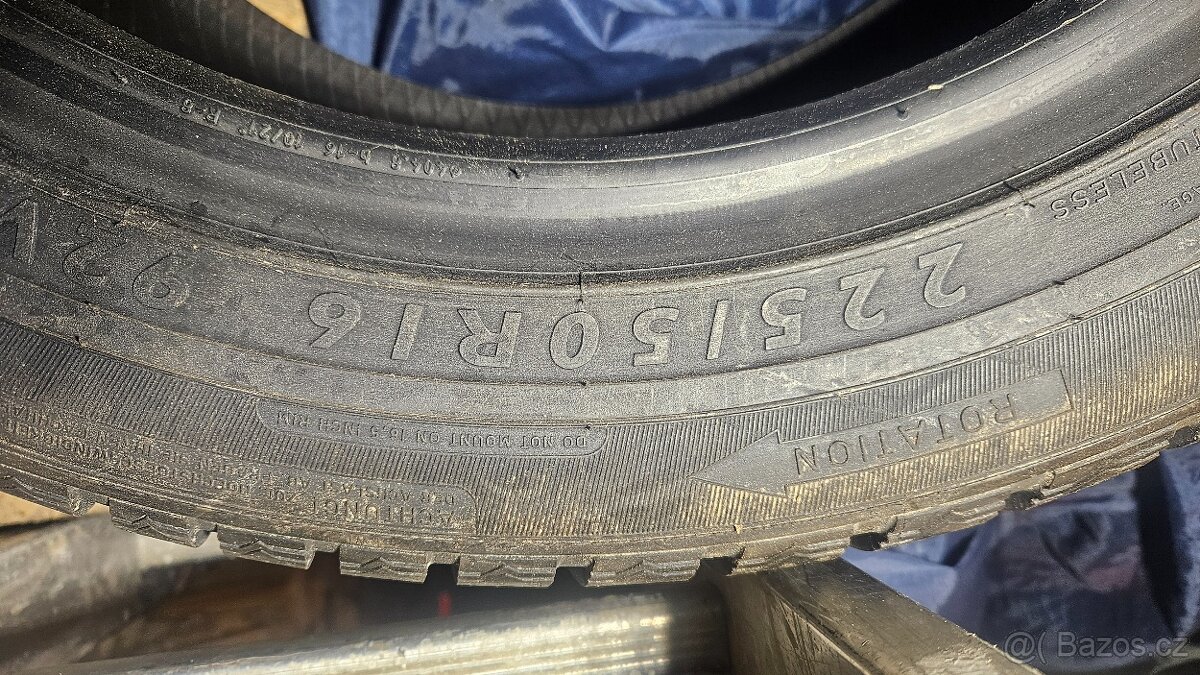 Zimní Dunlop 225/50/16 - 4