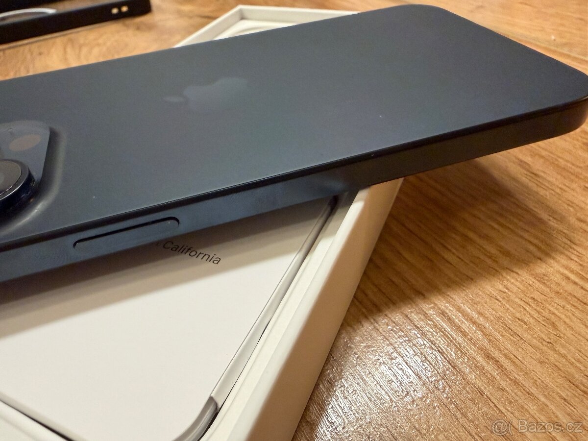 Apple iPhone 15 Pro Max 256GB modrý - 4