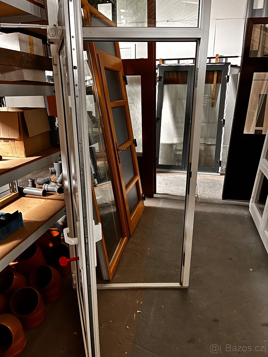 DVOJE VCHODOVÉ PVC DVEŘE GEALAN 104x263-207cm-PLZEŇ - 4