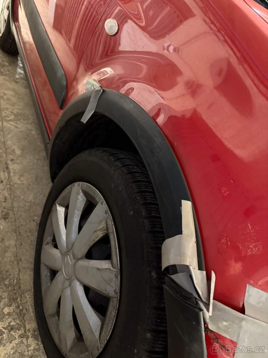 Koupím náhradní díly na Suzuki Sx4 v červené barvě - 4
