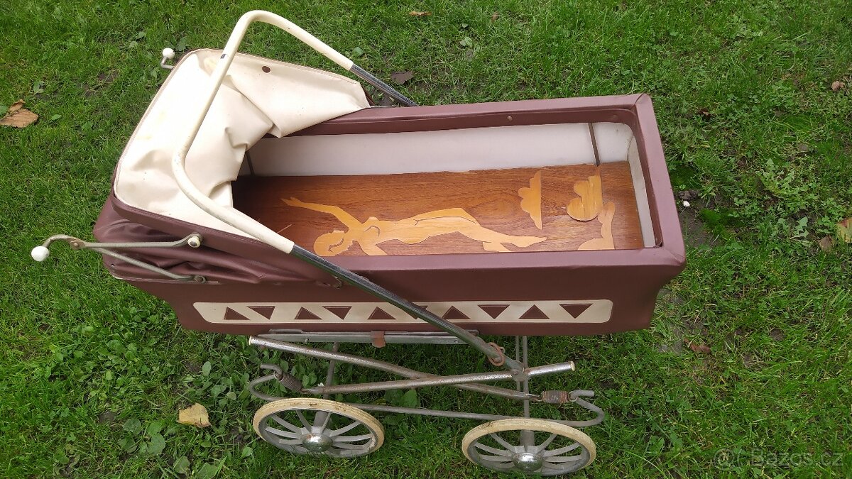 Starý retro kočárek pro panenky - 4