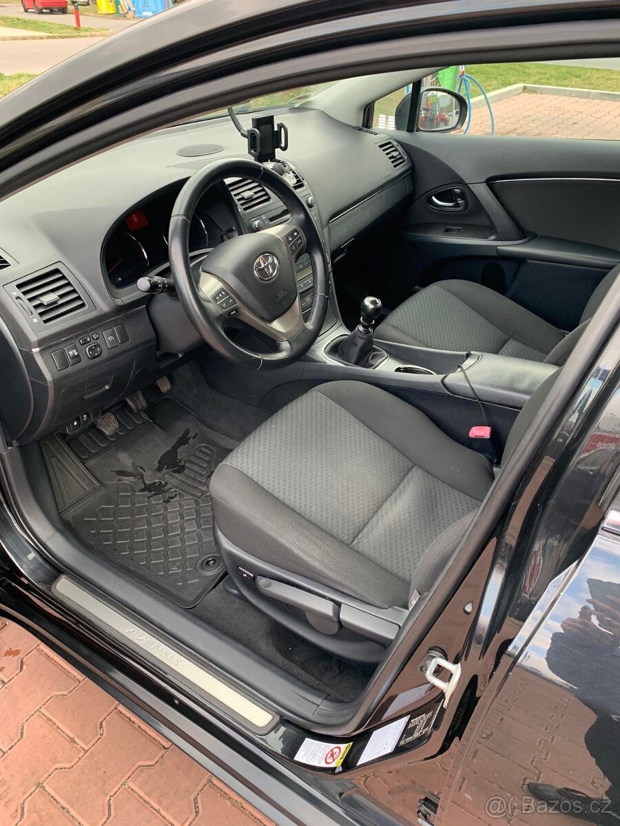 Toyota Avensis - 4